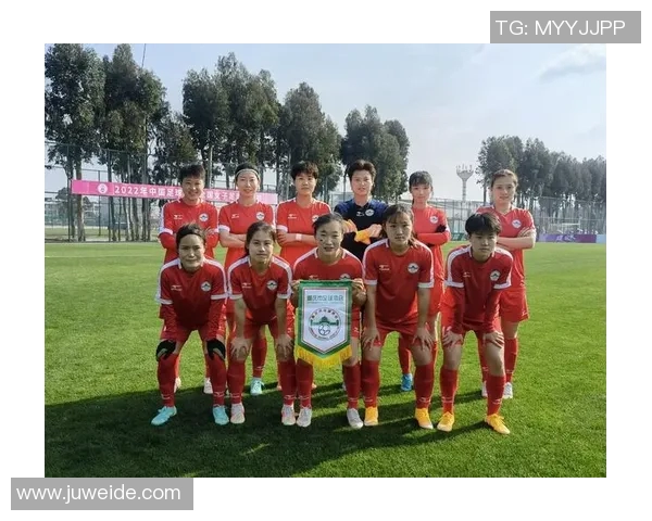 重庆足球队在足球团队协作排行榜中荣登第六名展现出色团队精神与默契配合